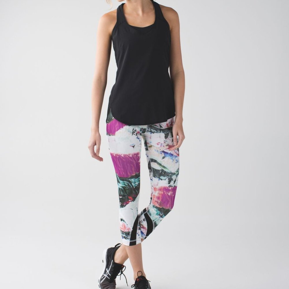Lululemon Run Inspire Crop II Full-On Luxtreme Pigment Wave Multi/Black Size 6